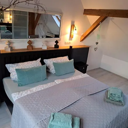 Romantische Bauernhof, 100m2 Offenes Dachgeschoss Daire *